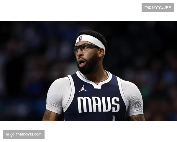 马刺第三节单节净胜12分 防守强度提升迫使快船失误 马刺第三节单节净胜12分 防守强度提升迫使快船失误